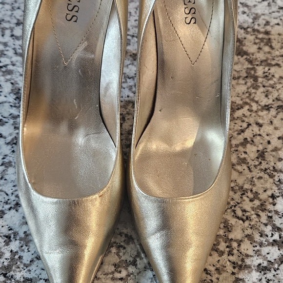 Guess Shoes - Picture 3 of 3